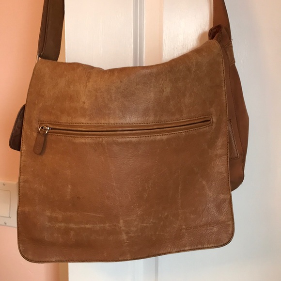 Fossil Other - Fossil Distressed Messenger Bag